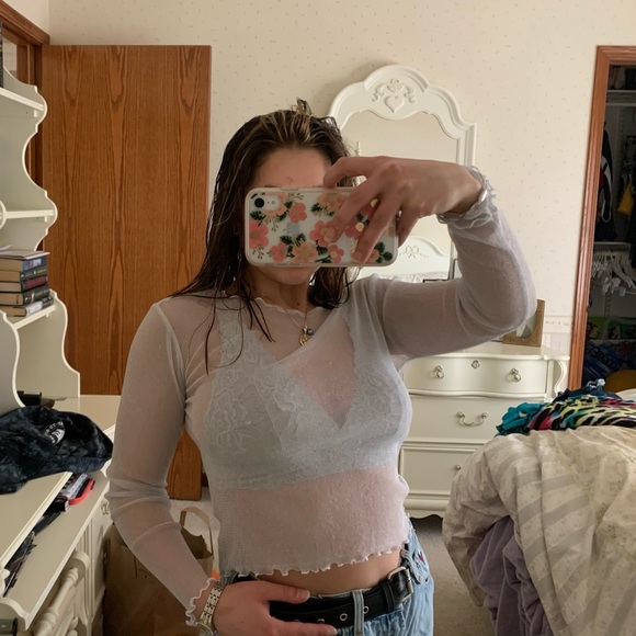 Brandy Melville sheer sparkly trendy top - Picture 3 of 3